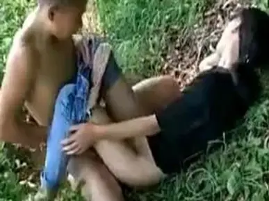 Bispak Mulus Ngentot Di Hutan