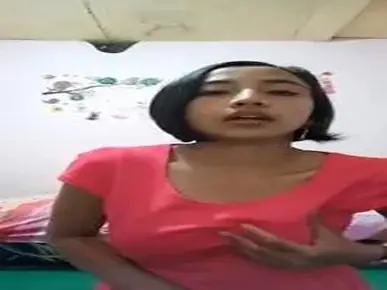 Siaran Privat Gadis Berbaju Pink Di Kamar