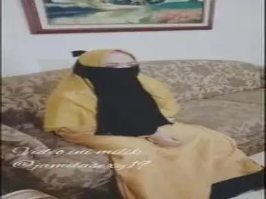 Ukhti Hijab Kuning